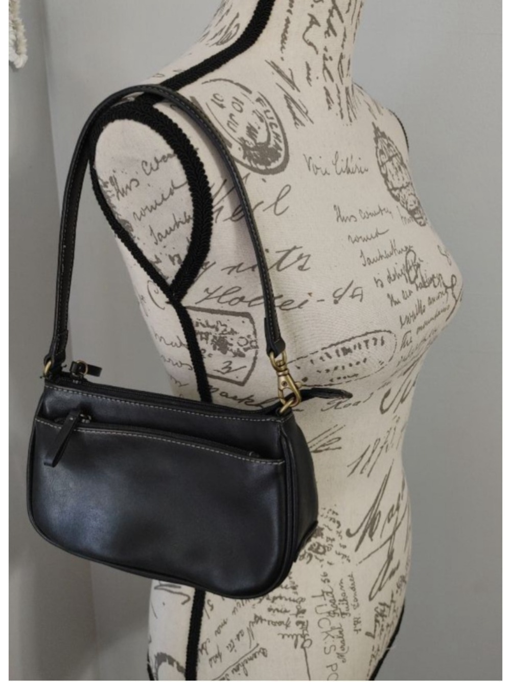 Women's Nine West Black Small Vegan Leather Shoulder Bag-Like New!